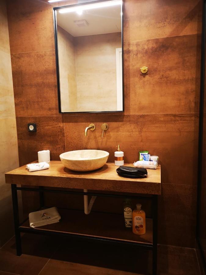 Апартаменты Triple A - 3 Squares - Free Parking! Афины Экстерьер фото